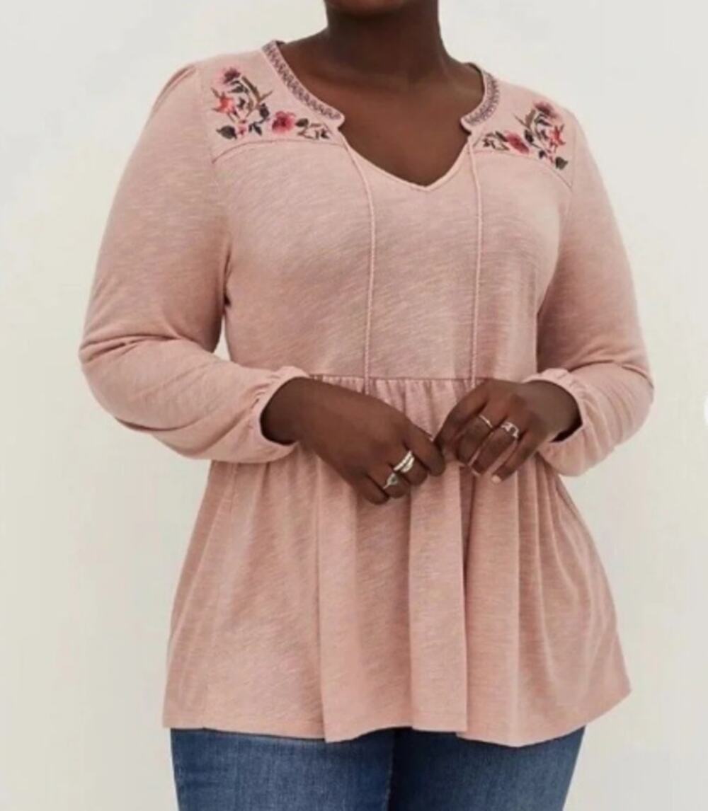 Torrid Embroidered Floral Babydoll Knit Long Sleeve Top sz 3 Pink